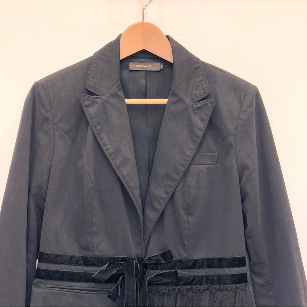 sandwich_  Vintage Cropped Blazer Size 10 Velvet / Silk Ruffle Trim Romantic - Picture 3 of 13